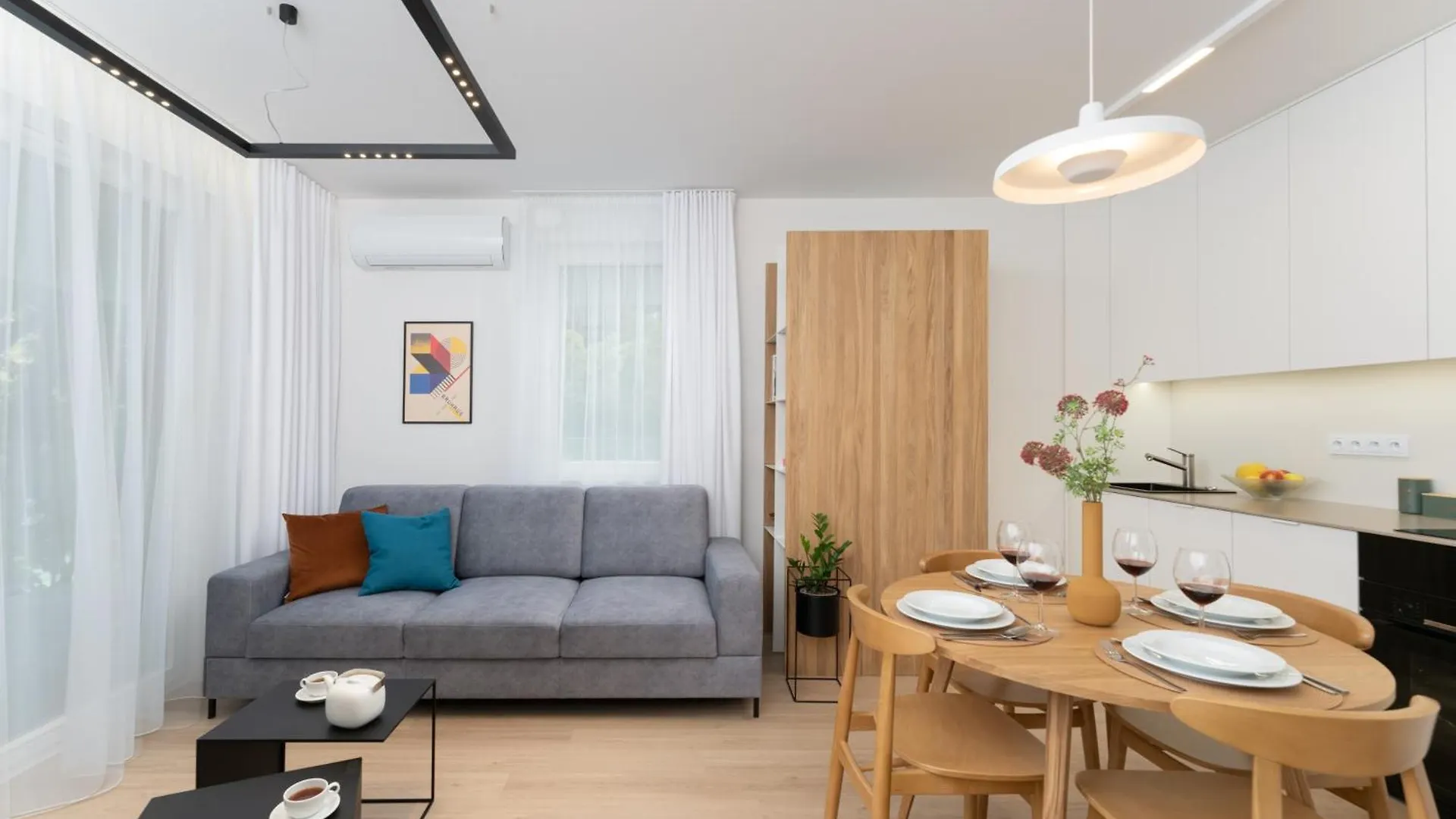 Apartment Old Town Krowoderska With Free Underground Garage Krakow Poland